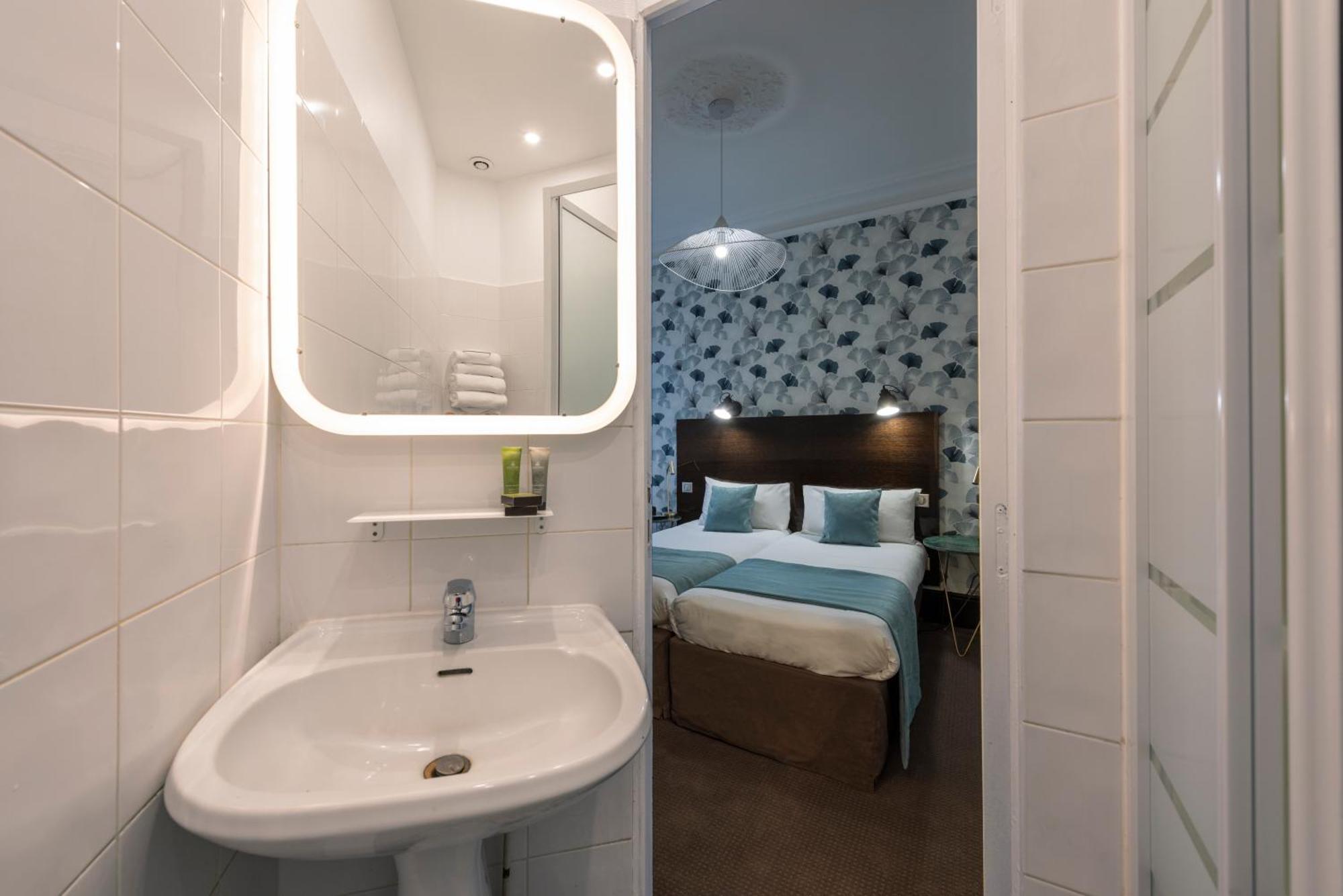 Lennon By Avalon Hotel Paris Gare Du Nord Exterior photo